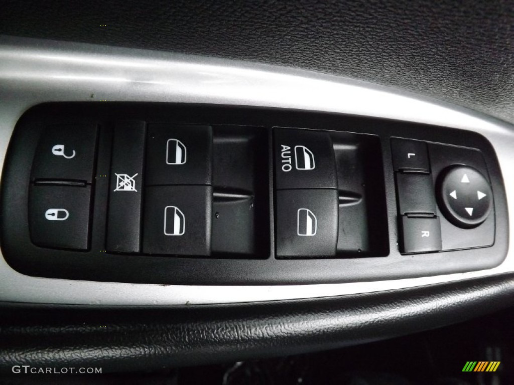 2012 Dodge Journey SXT Controls Photo #76785983