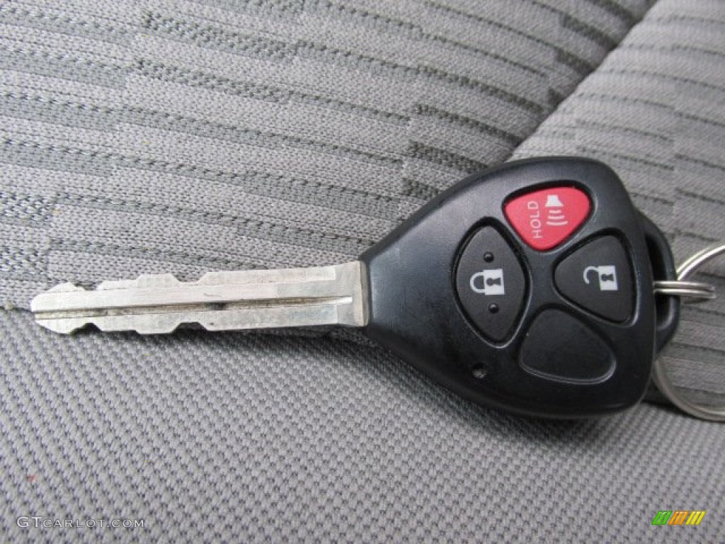 2012 Toyota RAV4 I4 4WD Keys Photo #76786037