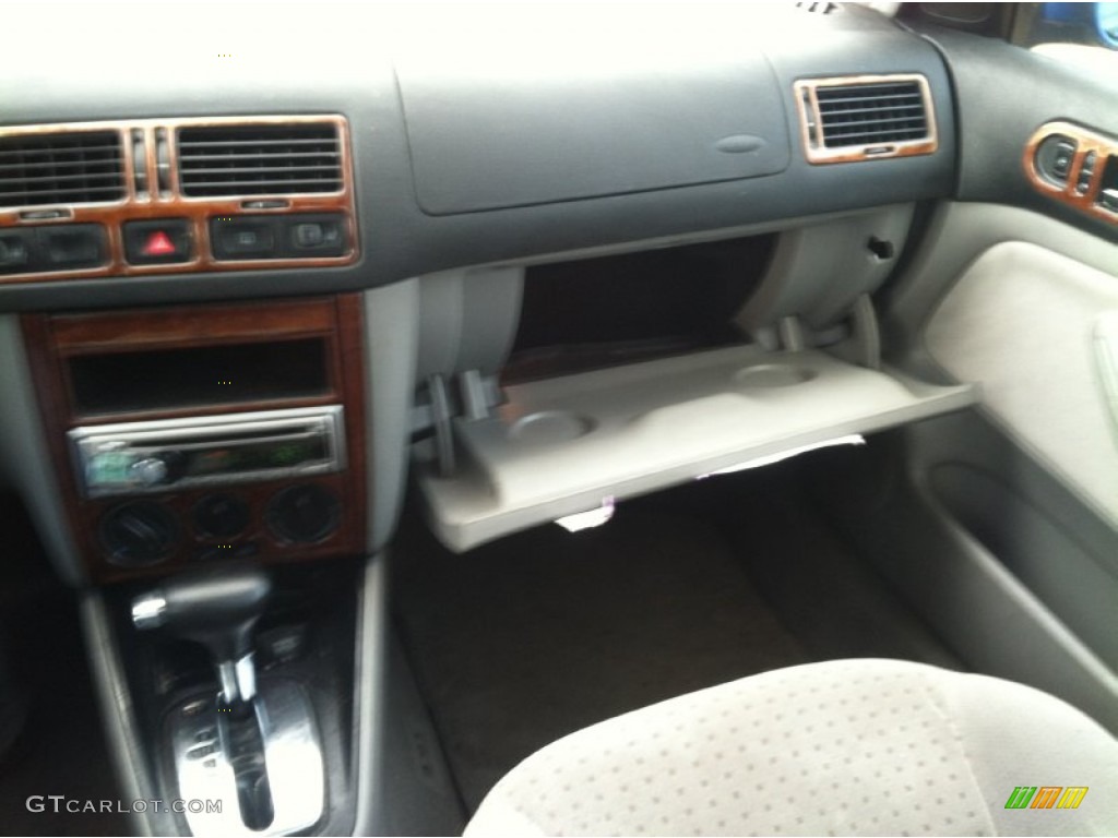 2001 Jetta GLS Sedan - Blue Lagoon Metallic / Beige photo #11