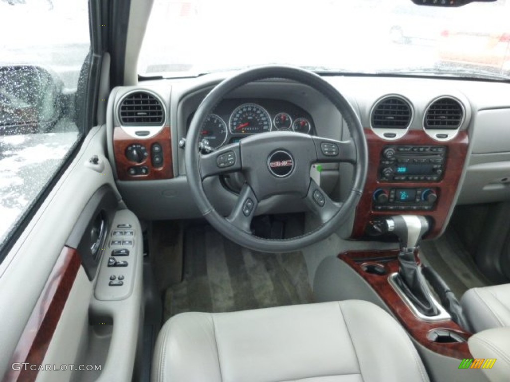 2008 GMC Envoy SLT 4x4 Dashboard Photos