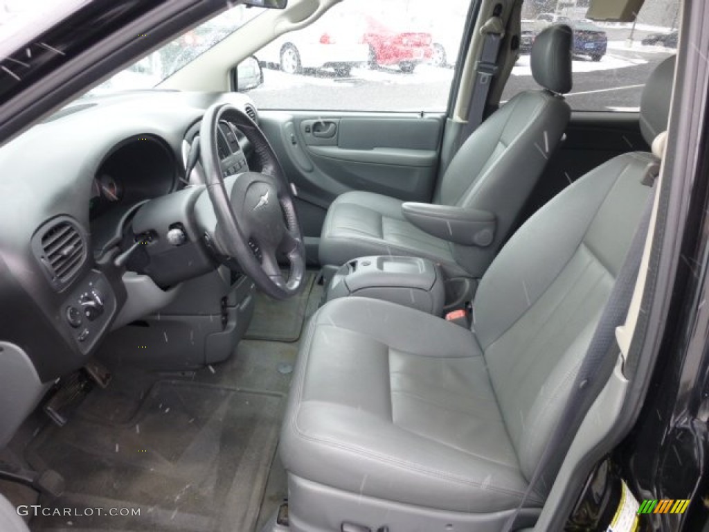 2006 Chrysler Town & Country Touring Front Seat Photos