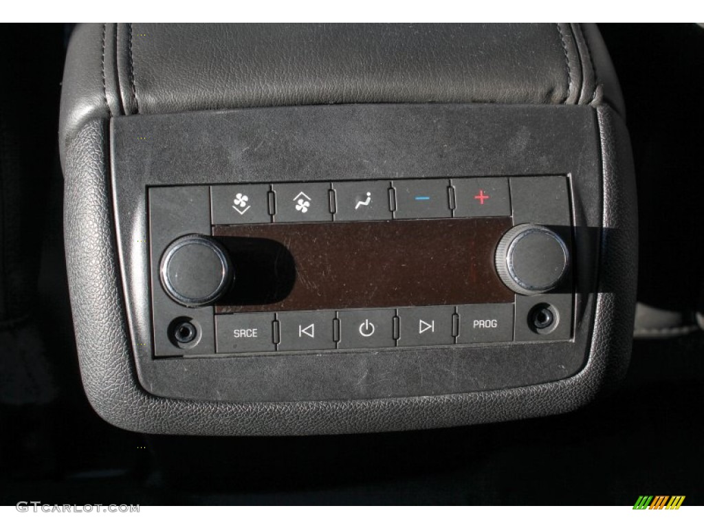 2010 GMC Acadia SLT AWD Controls Photo #76794593