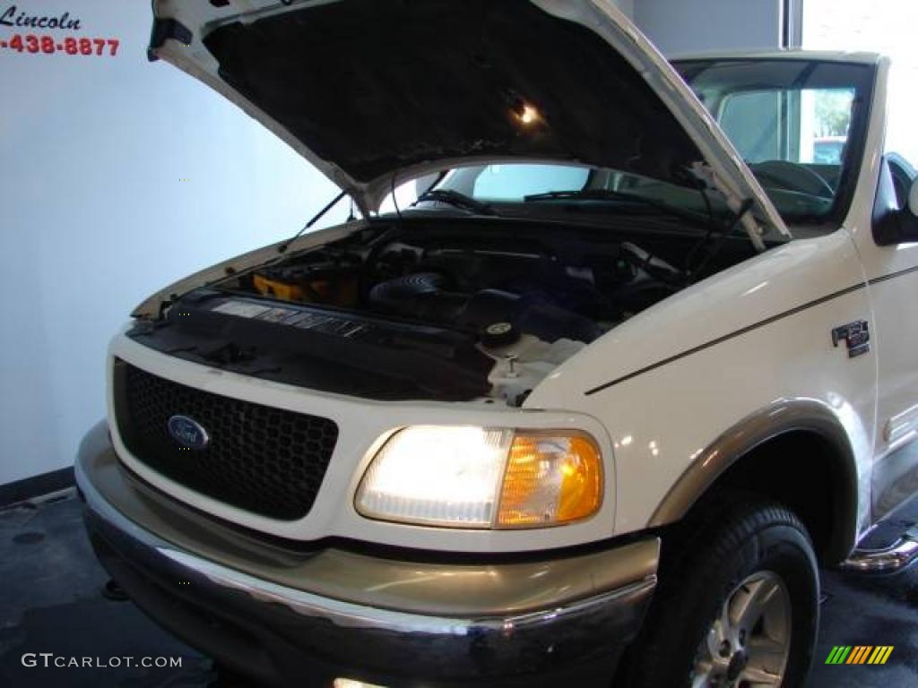 2002 F150 Lariat SuperCab 4x4 - Oxford White / Medium Parchment photo #19