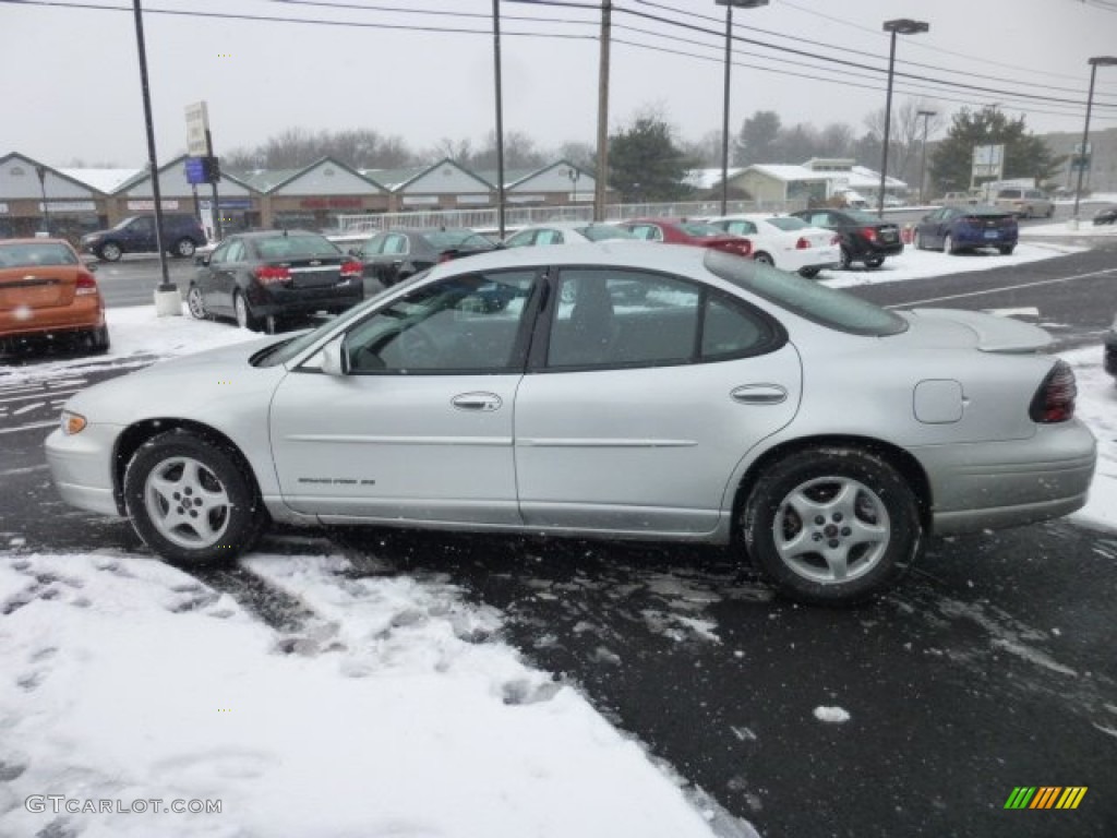 Galaxy Silver Metallic 2002 Pontiac Grand Prix SE Sedan Exterior Photo #76796312