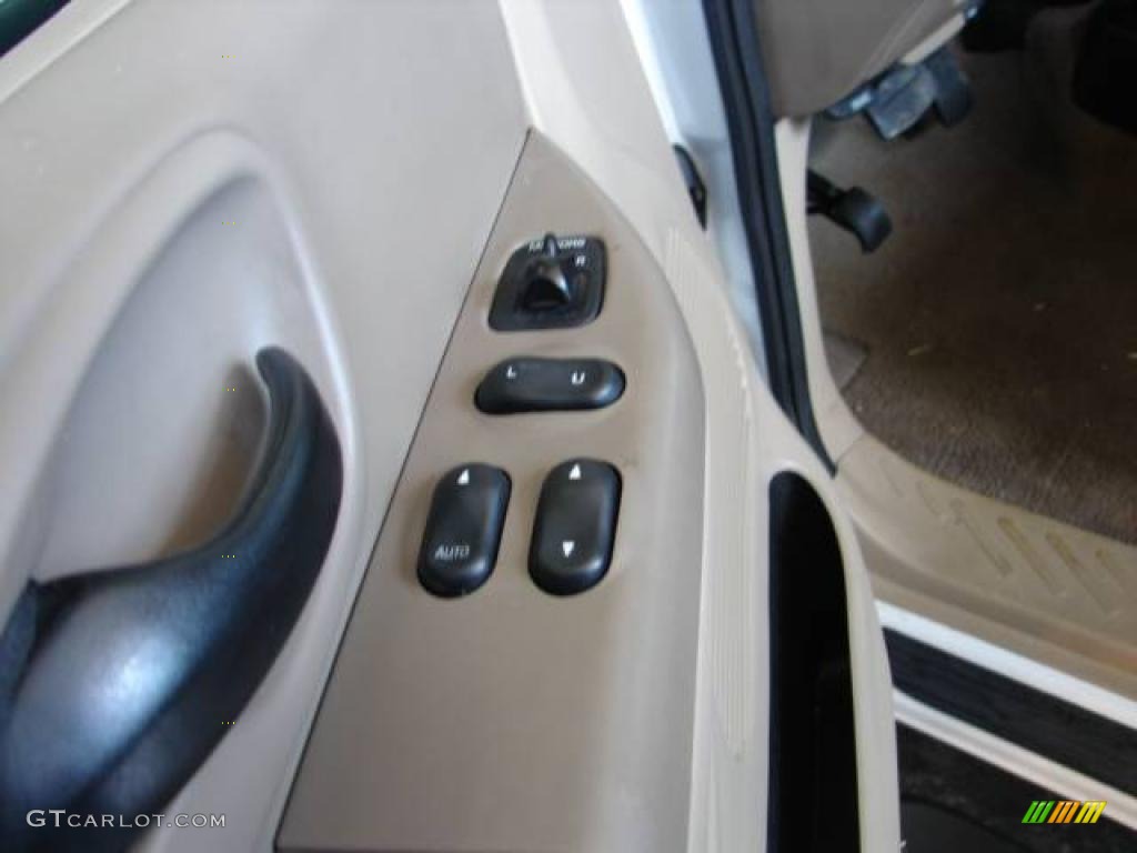 2002 F150 Lariat SuperCab 4x4 - Oxford White / Medium Parchment photo #28