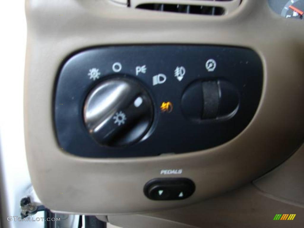 2002 F150 Lariat SuperCab 4x4 - Oxford White / Medium Parchment photo #31