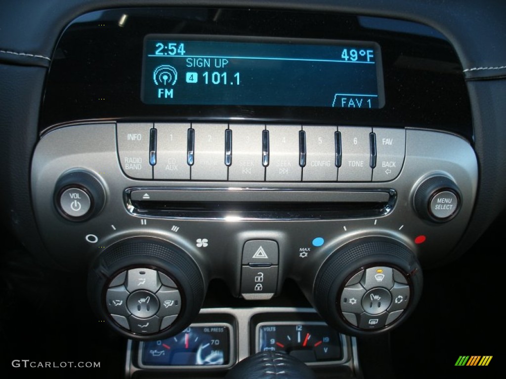 2012 Chevrolet Camaro LT/RS Convertible Controls Photos