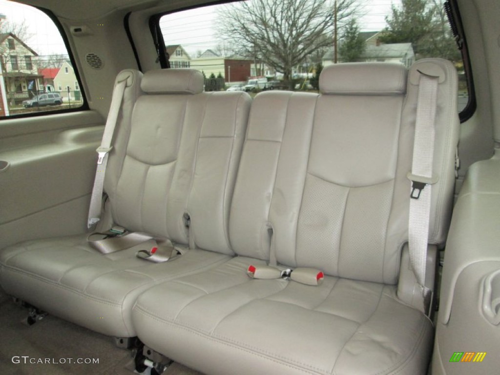 2004 Cadillac Escalade AWD Rear Seat Photo 76800128