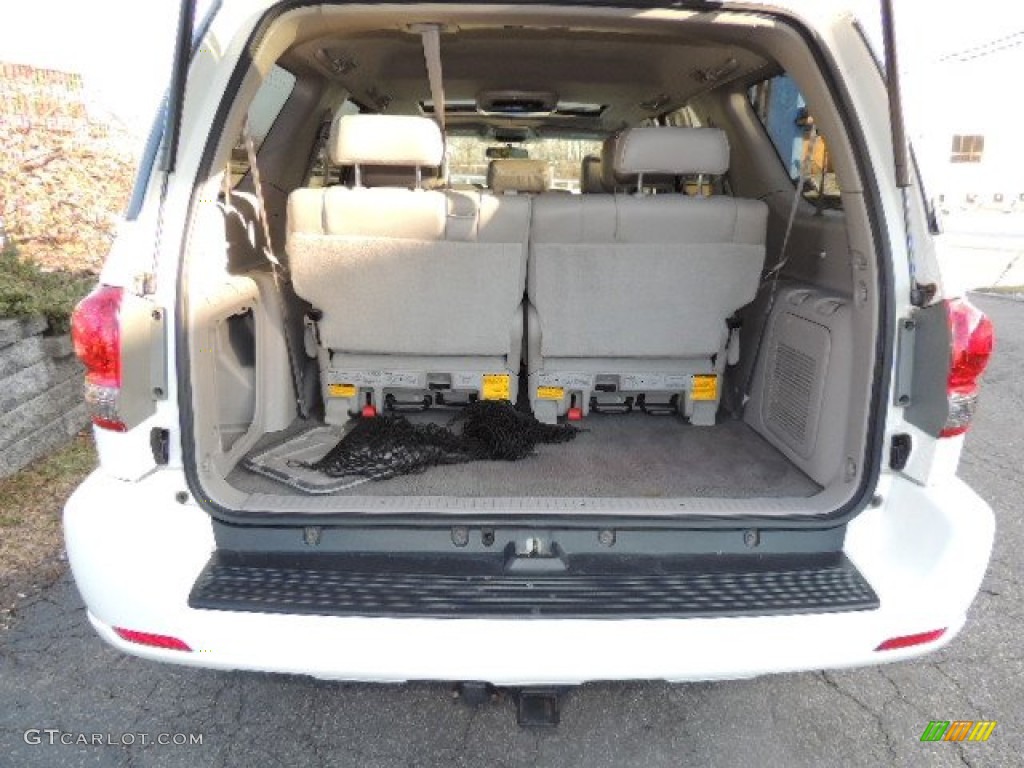 2006 Toyota Sequoia SR5 4WD Trunk Photo #76800527