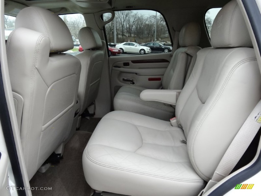 2005 Cadillac Escalade AWD Rear Seat Photo #76805116