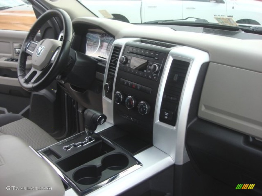 2010 Ram 1500 Big Horn Crew Cab 4x4 - Mineral Gray Metallic / Dark Slate/Medium Graystone photo #13