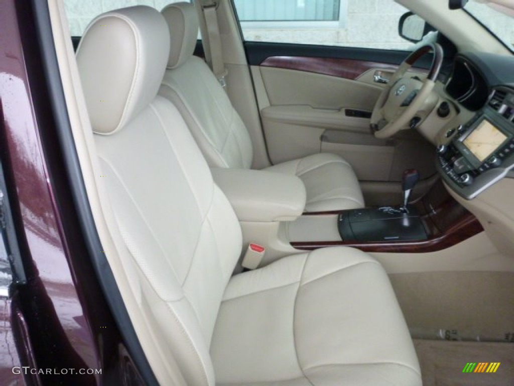 2012 Toyota Avalon Standard Avalon Model Front Seat Photo #76806645