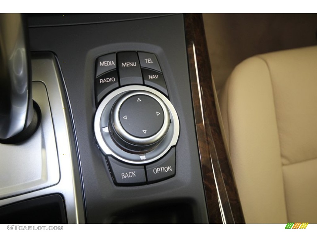2013 BMW X5 xDrive 35i Premium Controls Photo #76807077