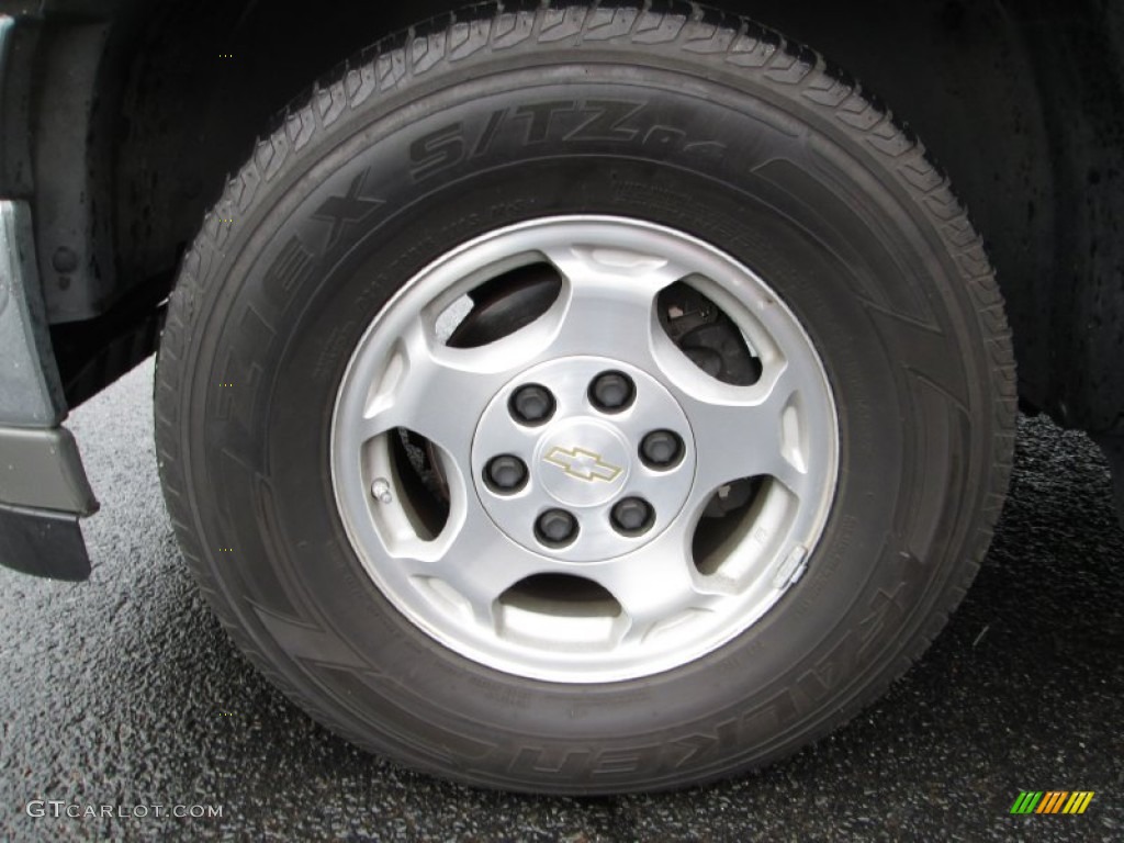 2005 Chevrolet Suburban 1500 LS 4x4 Wheel Photos