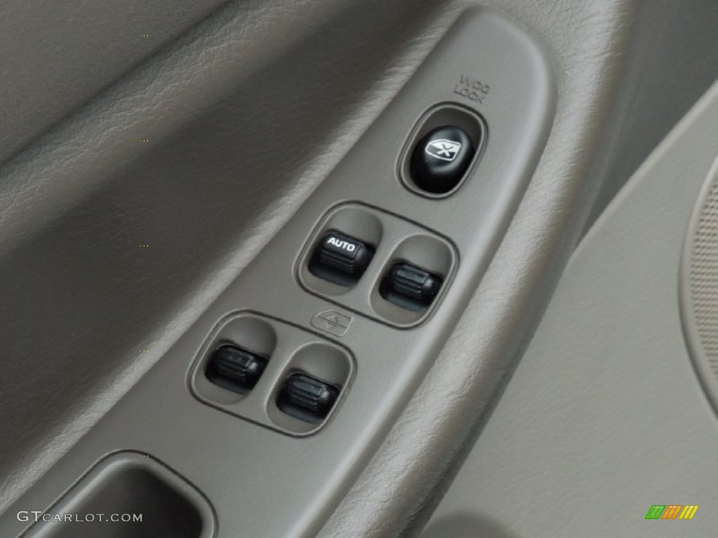 2005 Chrysler Sebring Sedan Controls Photo #76809351
