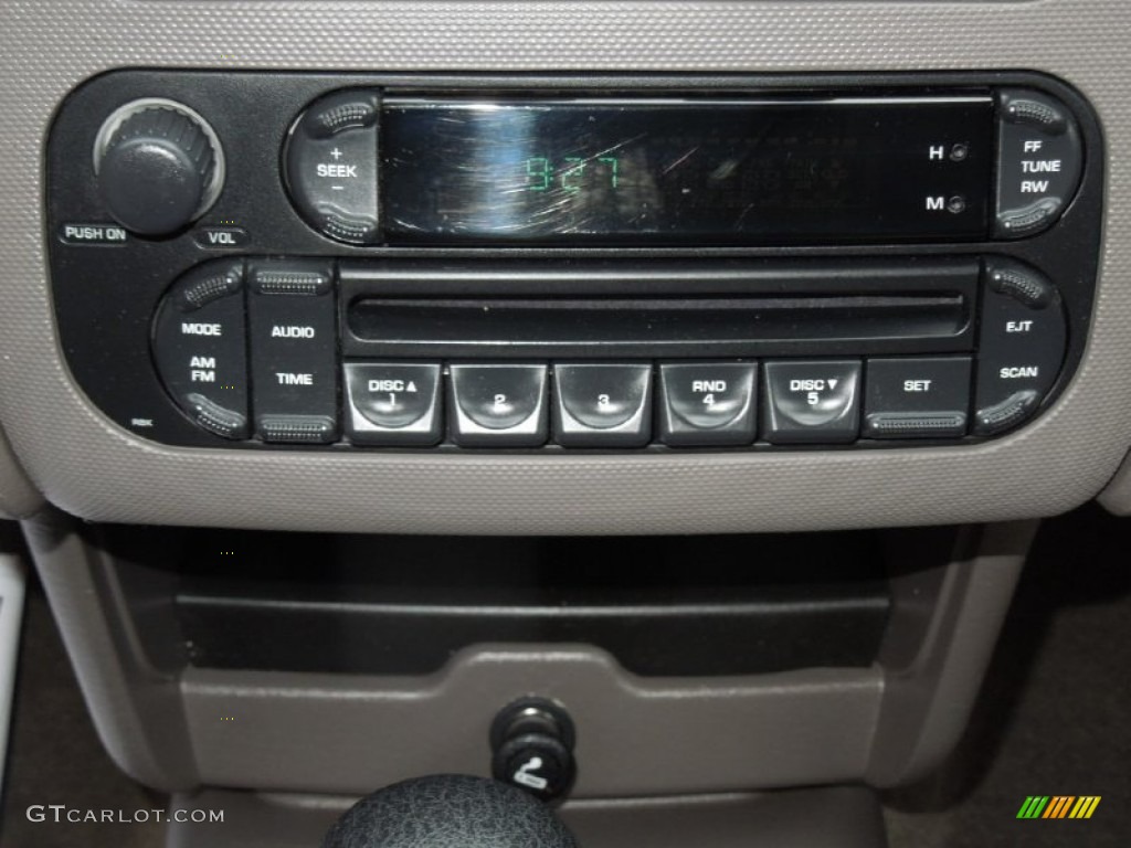 2005 Chrysler Sebring Sedan Audio System Photo #76809399