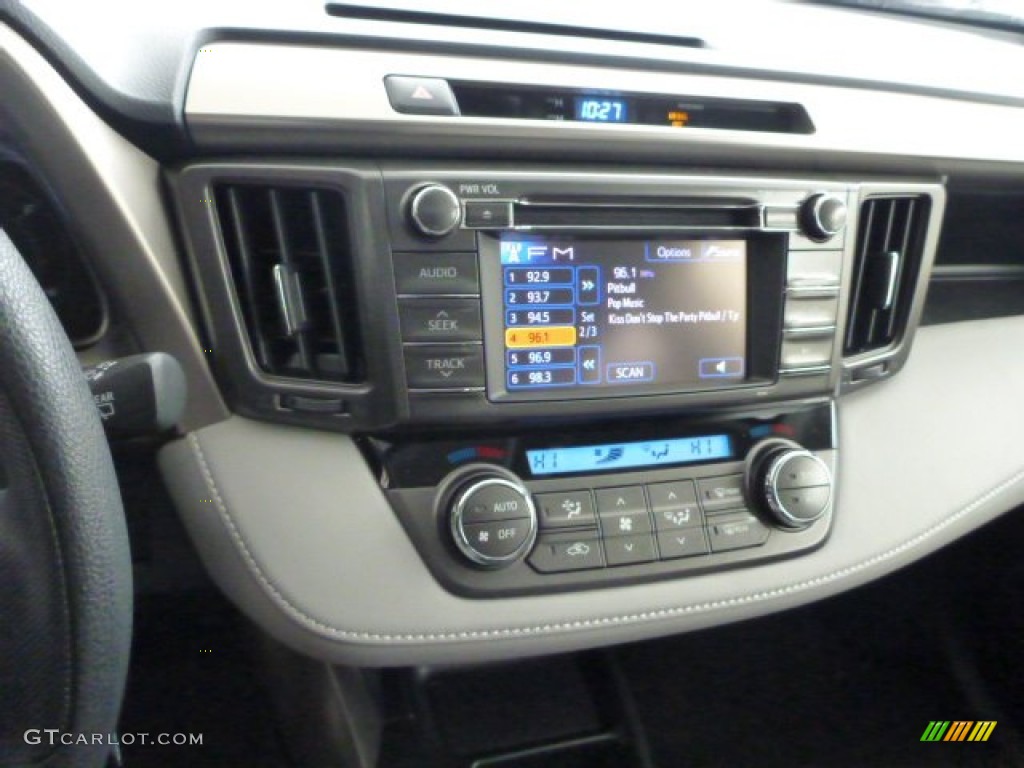 2013 Toyota RAV4 XLE AWD Controls Photo #76809492