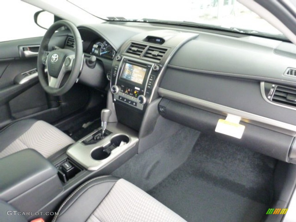 2013 Camry SE V6 - Classic Silver Metallic / Black/Ash photo #10