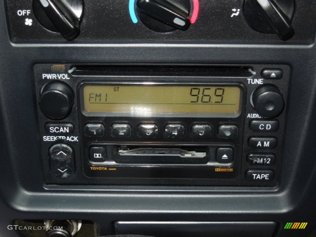 2002 Toyota 4Runner SR5 Audio System Photo #76810809