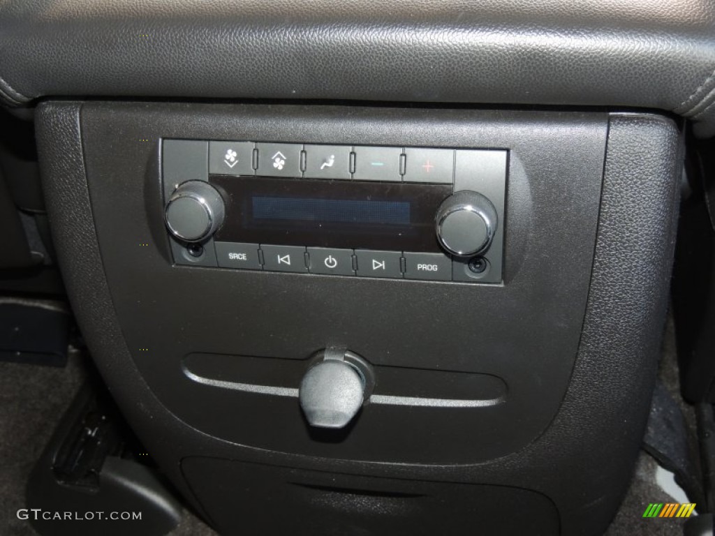 2010 GMC Yukon SLT Controls Photo #76811340