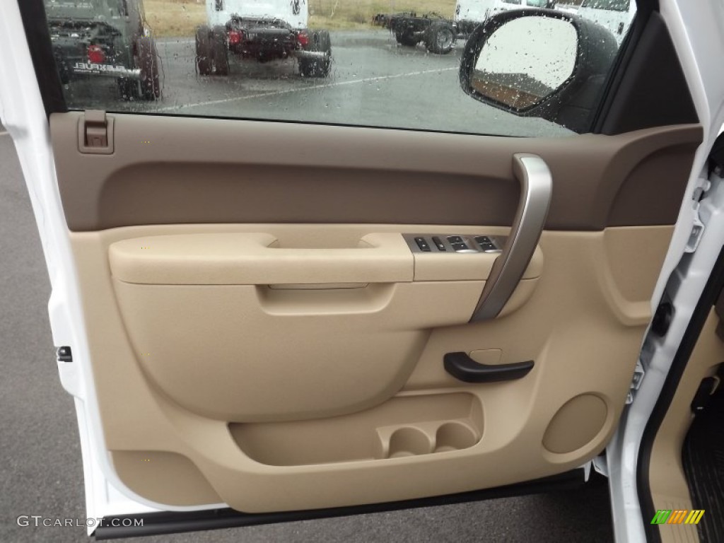 2013 Chevrolet Silverado 2500HD LT Crew Cab 4x4 Light Cashmere/Dark Cashmere Door Panel Photo #76813579