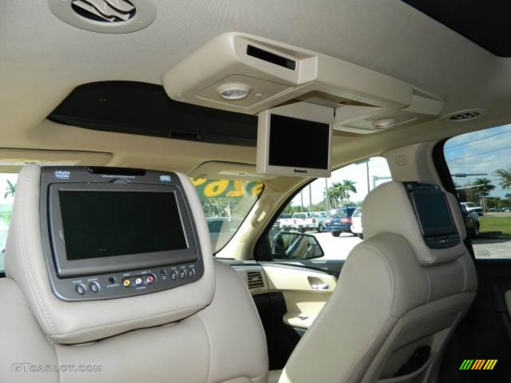 2009 Chevrolet Traverse LTZ Entertainment System Photos