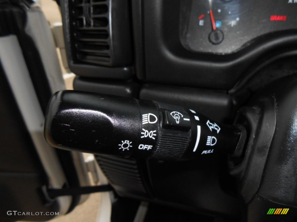 2006 Jeep Wrangler X 4x4 Controls Photo #76816584