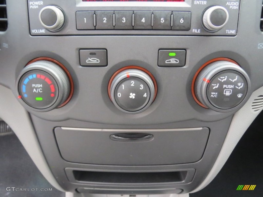 2010 Kia Optima LX Controls Photo #76817460
