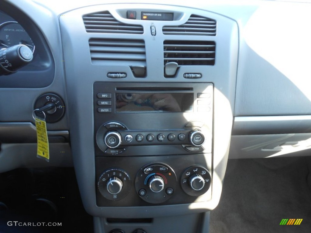 2007 Chevrolet Malibu LS Sedan Controls Photos