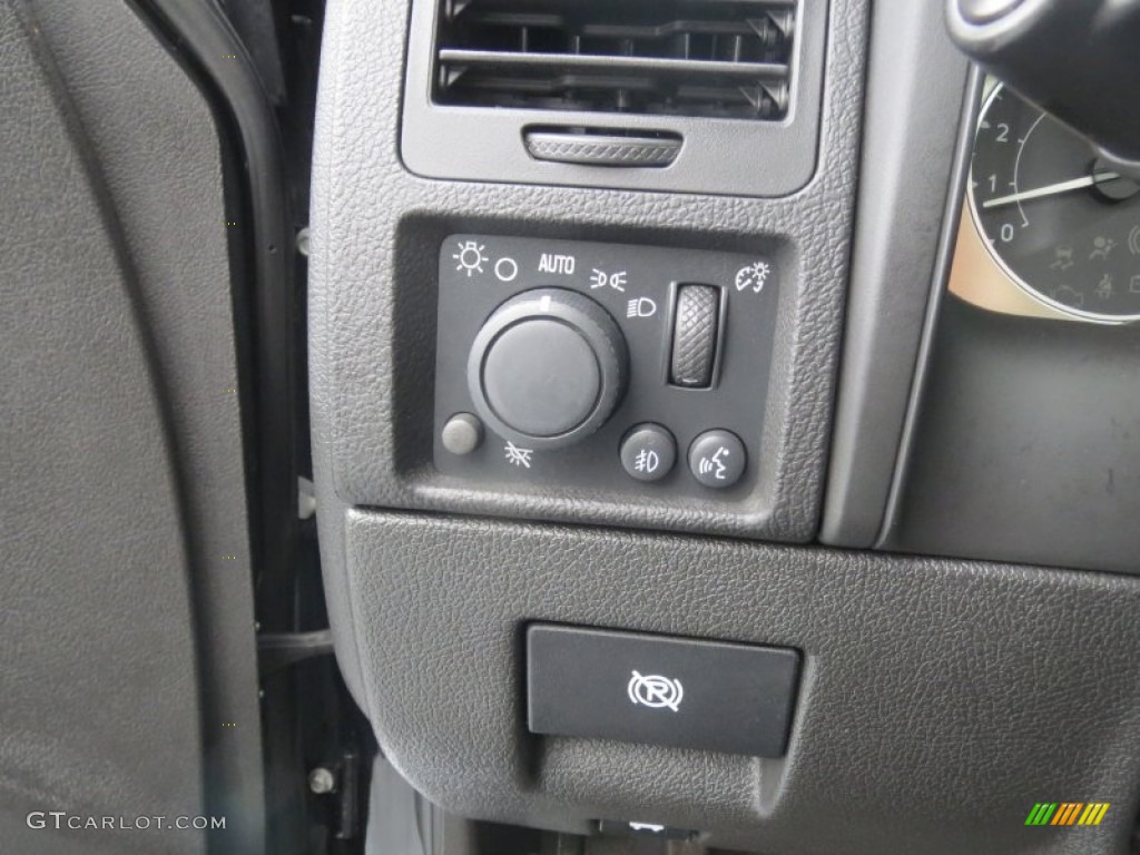 2008 Hummer H3 Alpha Controls Photo #76819716