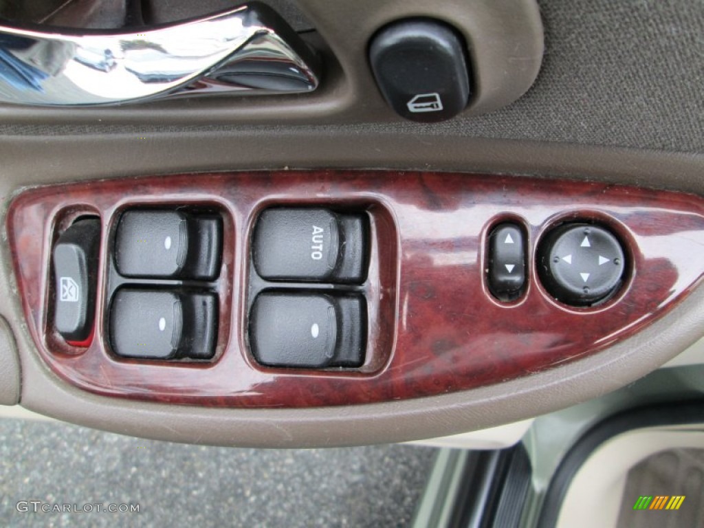2006 Chevrolet Malibu Maxx LT Wagon Controls Photo #76820097