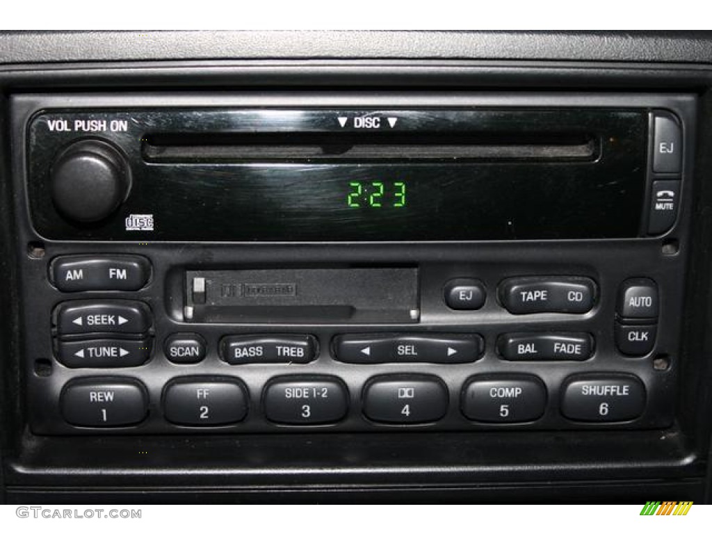 2003 Ford Windstar Sport Audio System Photo #76821169