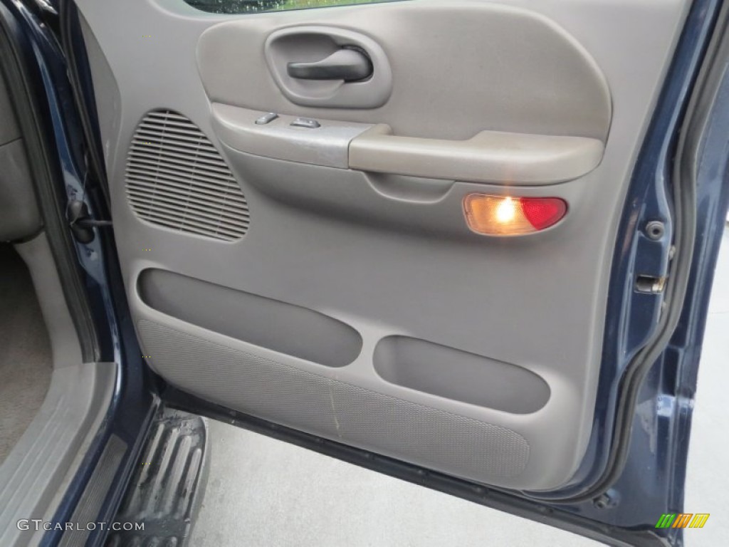 2002 F150 XLT SuperCrew - True Blue Metallic / Medium Graphite photo #20