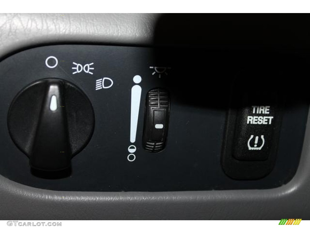2003 Ford Windstar Sport Controls Photo #76821339