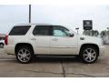 White Diamond - Escalade Luxury AWD Photo No. 6