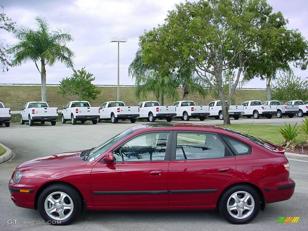 2005 Elantra GT Hatchback - Electric Red Metallic / Gray photo #7