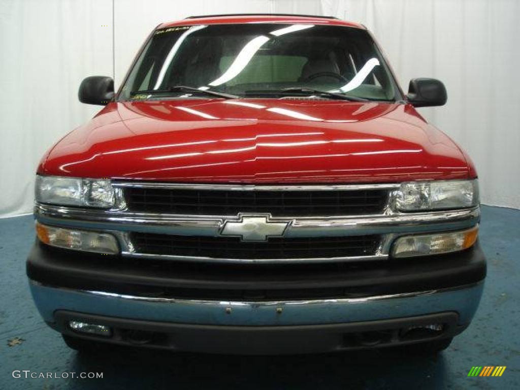 2001 Suburban 1500 LS 4x4 - Victory Red / Light Gray/Neutral photo #3