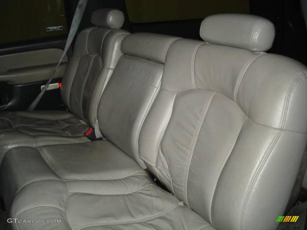 2001 Suburban 1500 LS 4x4 - Victory Red / Light Gray/Neutral photo #8