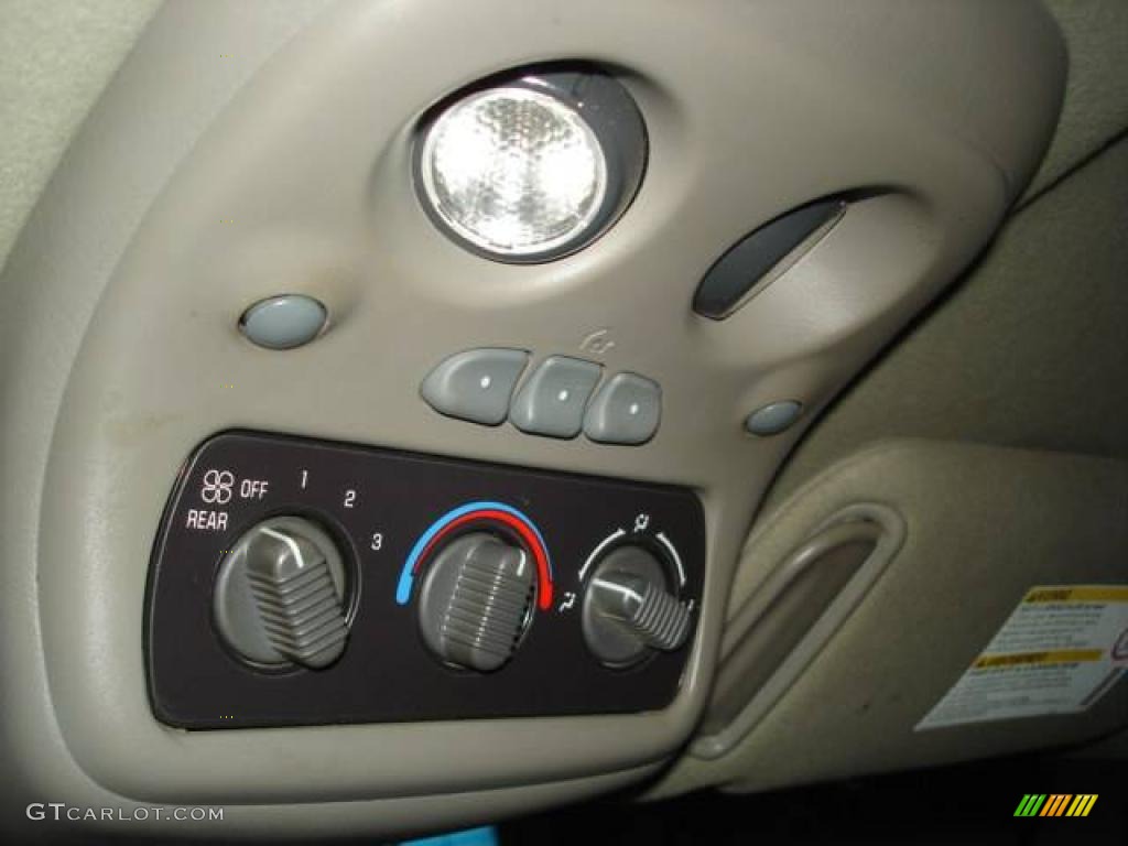 2001 Suburban 1500 LS 4x4 - Victory Red / Light Gray/Neutral photo #19