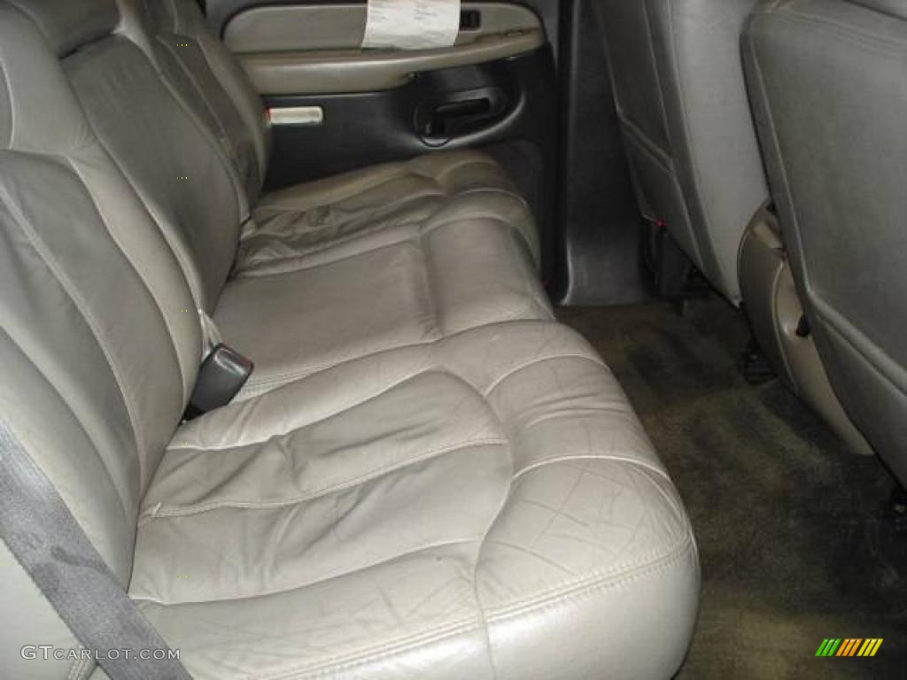 2001 Suburban 1500 LS 4x4 - Victory Red / Light Gray/Neutral photo #25