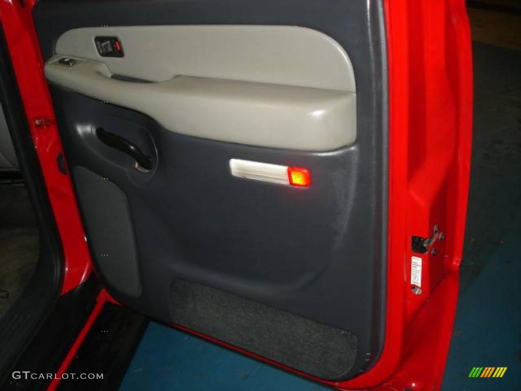 2001 Suburban 1500 LS 4x4 - Victory Red / Light Gray/Neutral photo #26