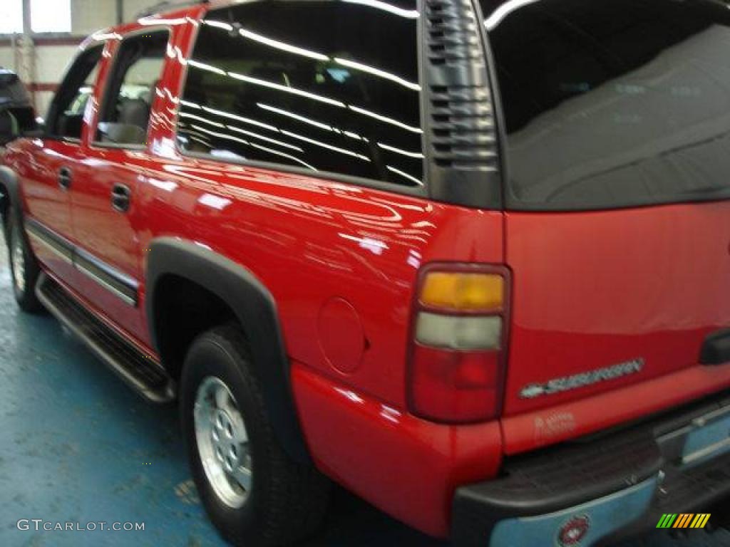 2001 Suburban 1500 LS 4x4 - Victory Red / Light Gray/Neutral photo #27