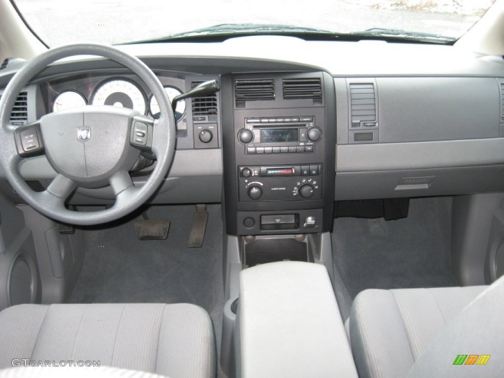 2005 Dodge Durango ST 4x4 Dashboard Photos