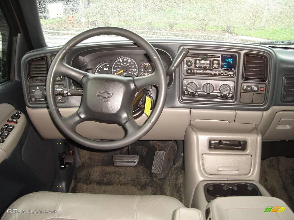 2002 Suburban 1500 LT 4x4 - Light Pewter Metallic / Graphite/Medium Gray photo #21