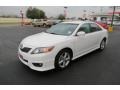 Super White - Camry SE Photo No. 3