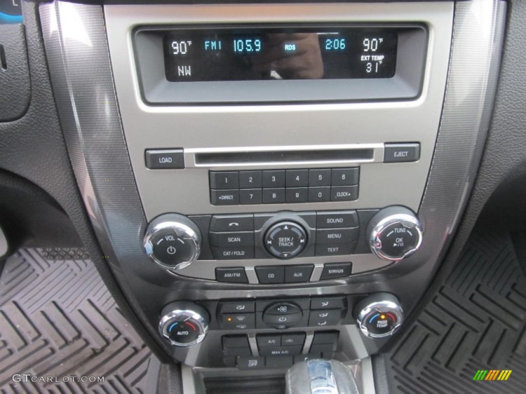 2011 Ford Fusion SEL Controls Photo #76835376