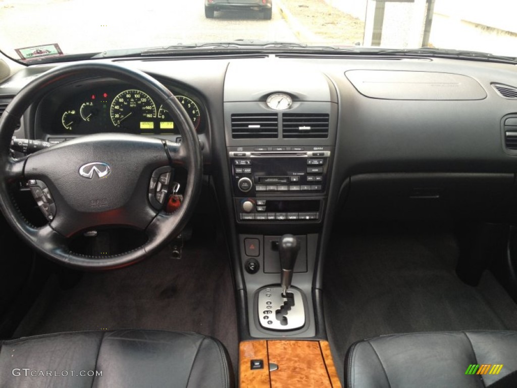 2002 Infiniti I 35 Graphite Dashboard Photo #76835709