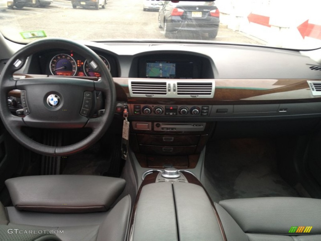 2007 BMW 7 Series 750Li Sedan Flannel Grey Dashboard Photo #76839399