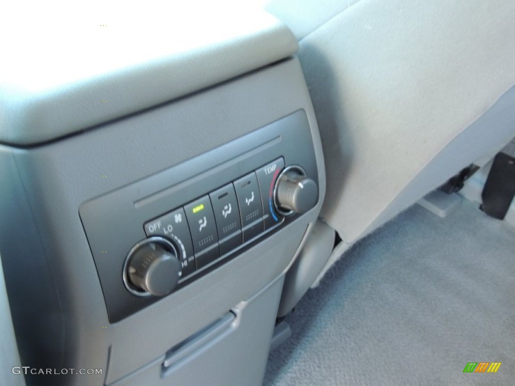 2009 Toyota Highlander V6 Controls Photo #76840769