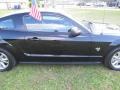 Black - Mustang V6 Coupe Photo No. 32